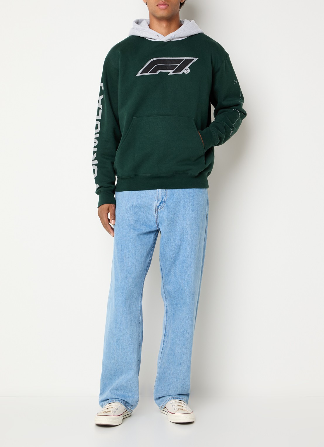 F1 All Hands hoodie met logo- en backprint - voorkant 2 donkergroen