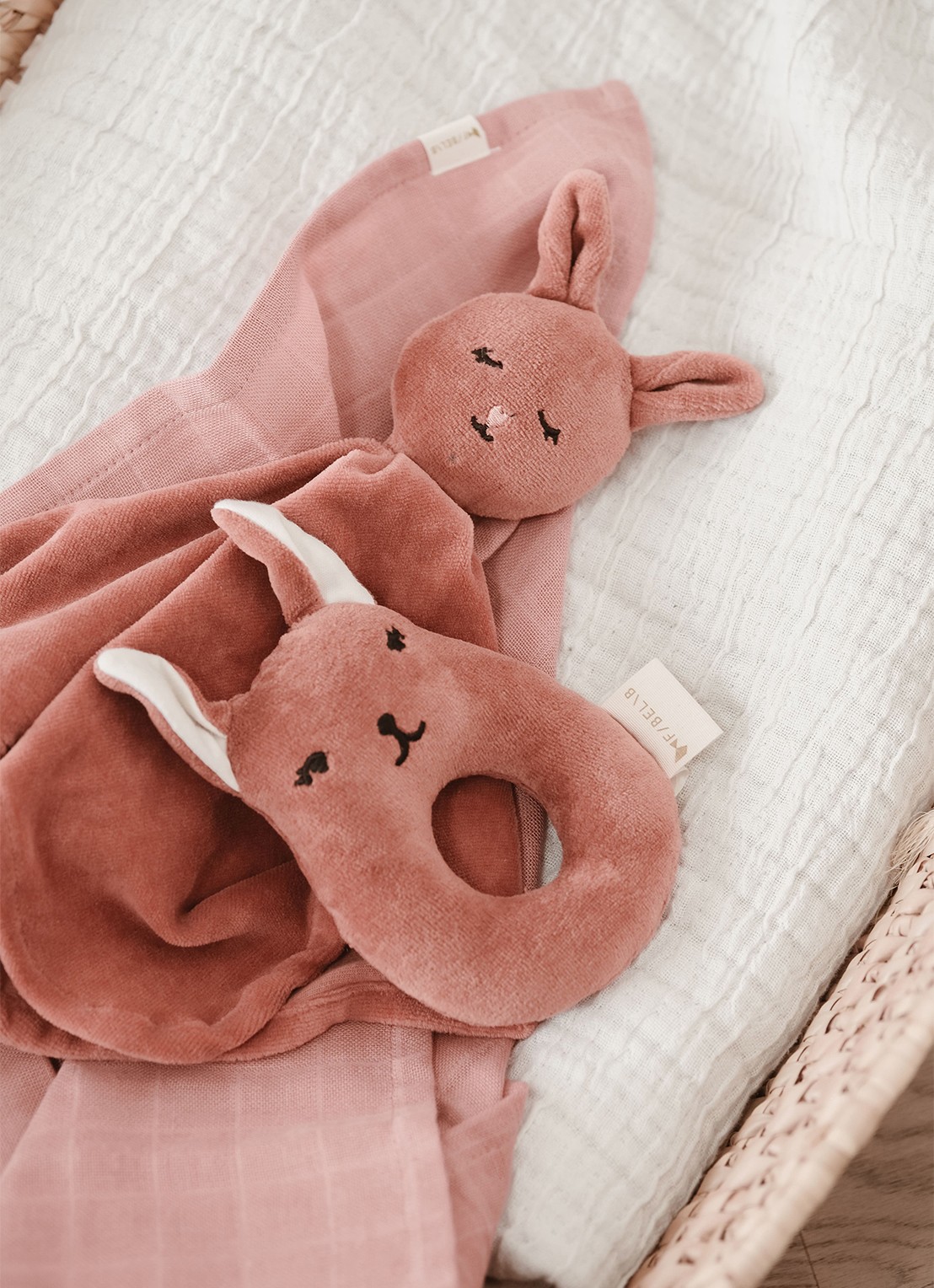 Fabelab Bunny knuffeldoekje 32 cm - voorkant 3 oudroze