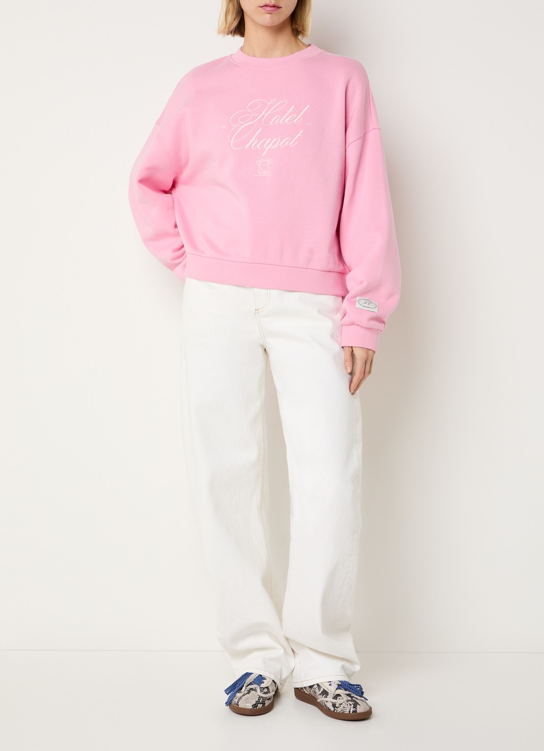 Fabienne Chapot Amy sweater met logborduring - voorkant 3 roze