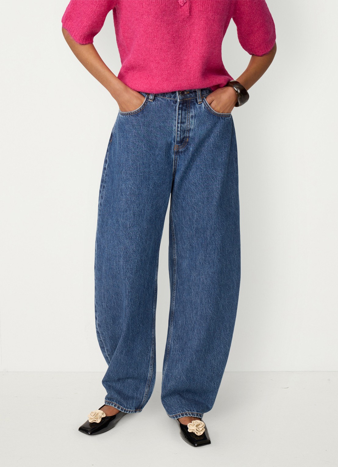 Fabienne Chapot Betty high waist barrel jeans met medium wassing - detail denim