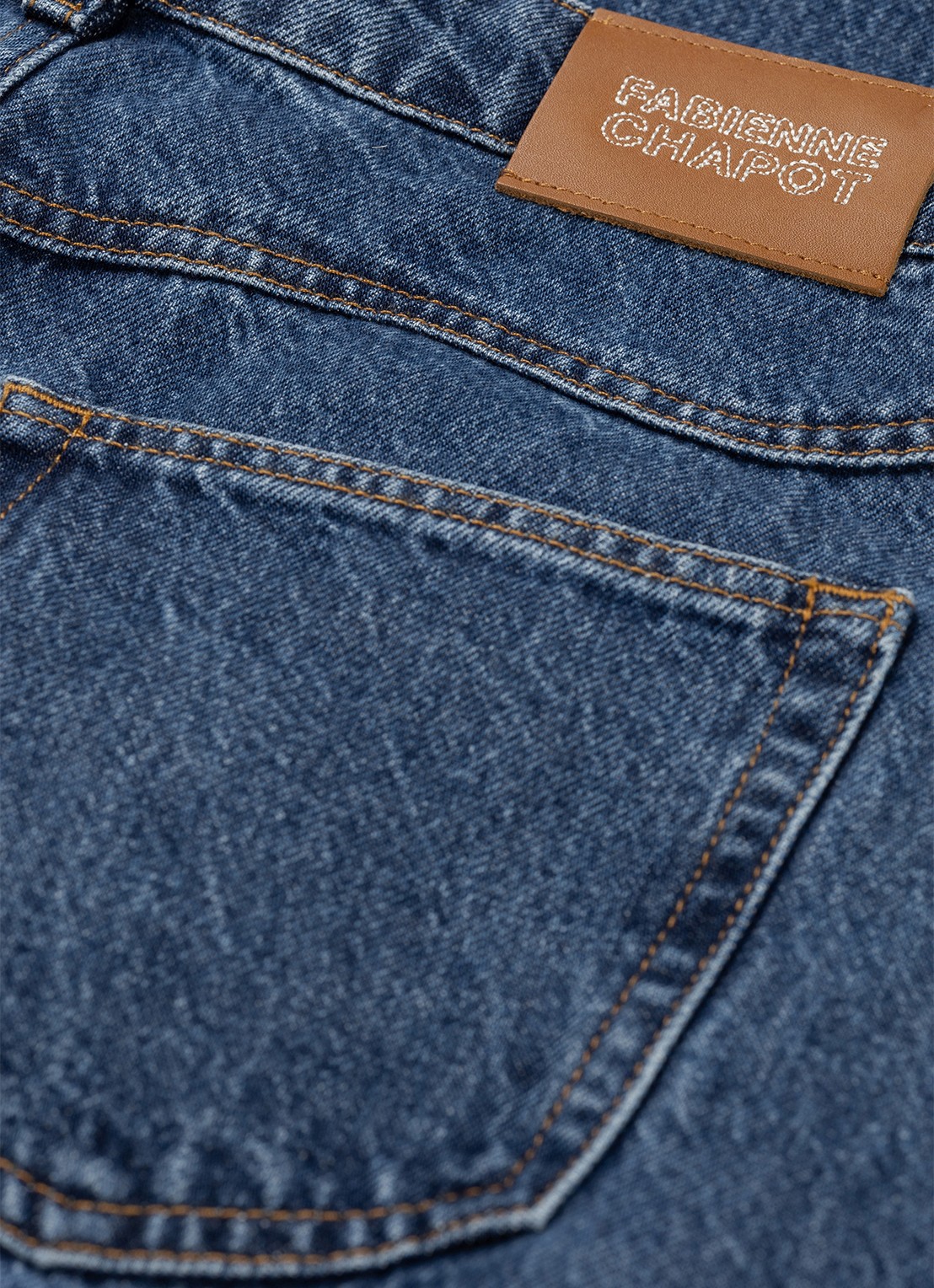 Fabienne Chapot Betty high waist barrel jeans met medium wassing - detail 2 denim
