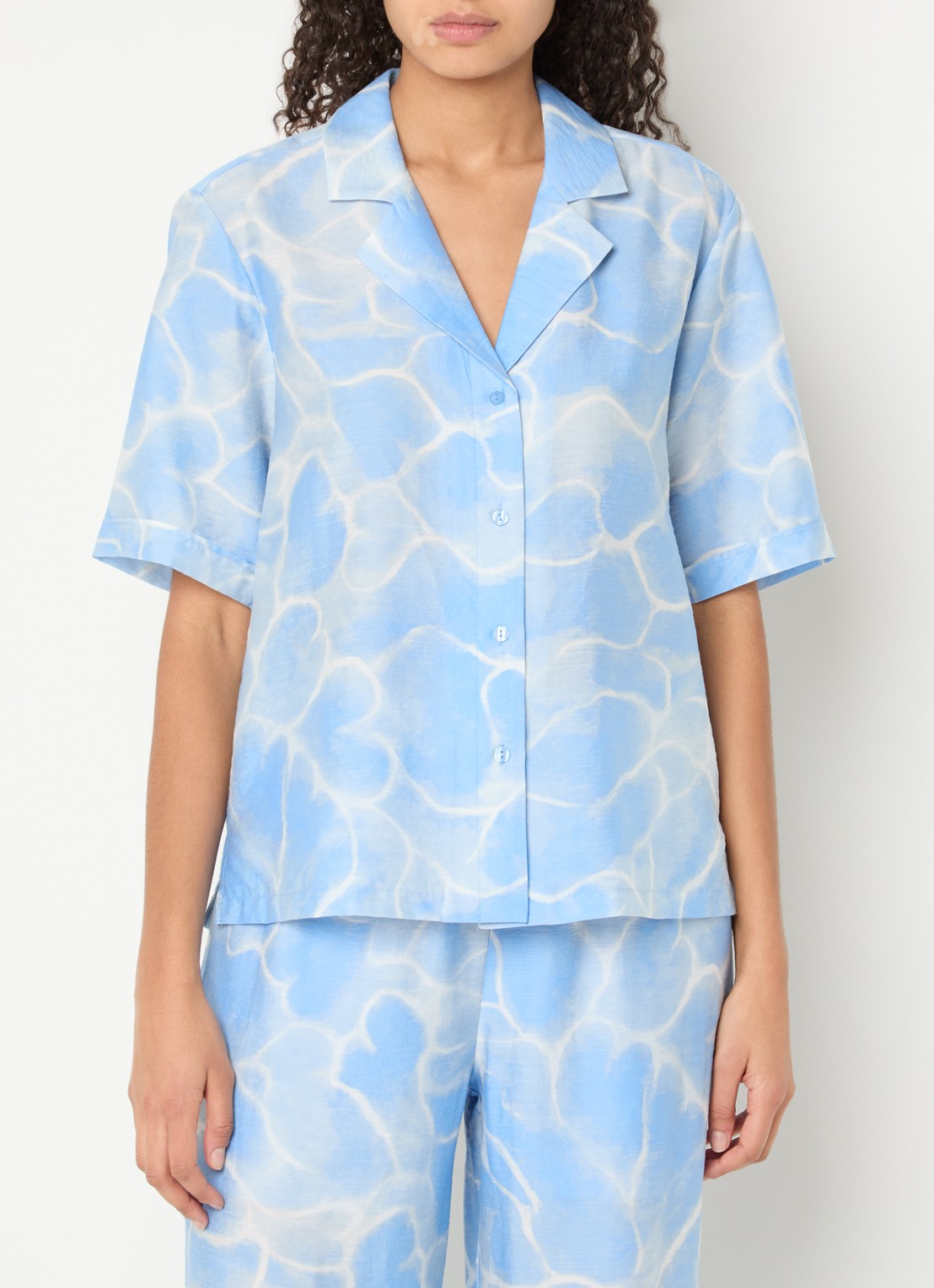 Fabienne Chapot Brock blouse in linnenblend met print - detail 4 lichtblauw
