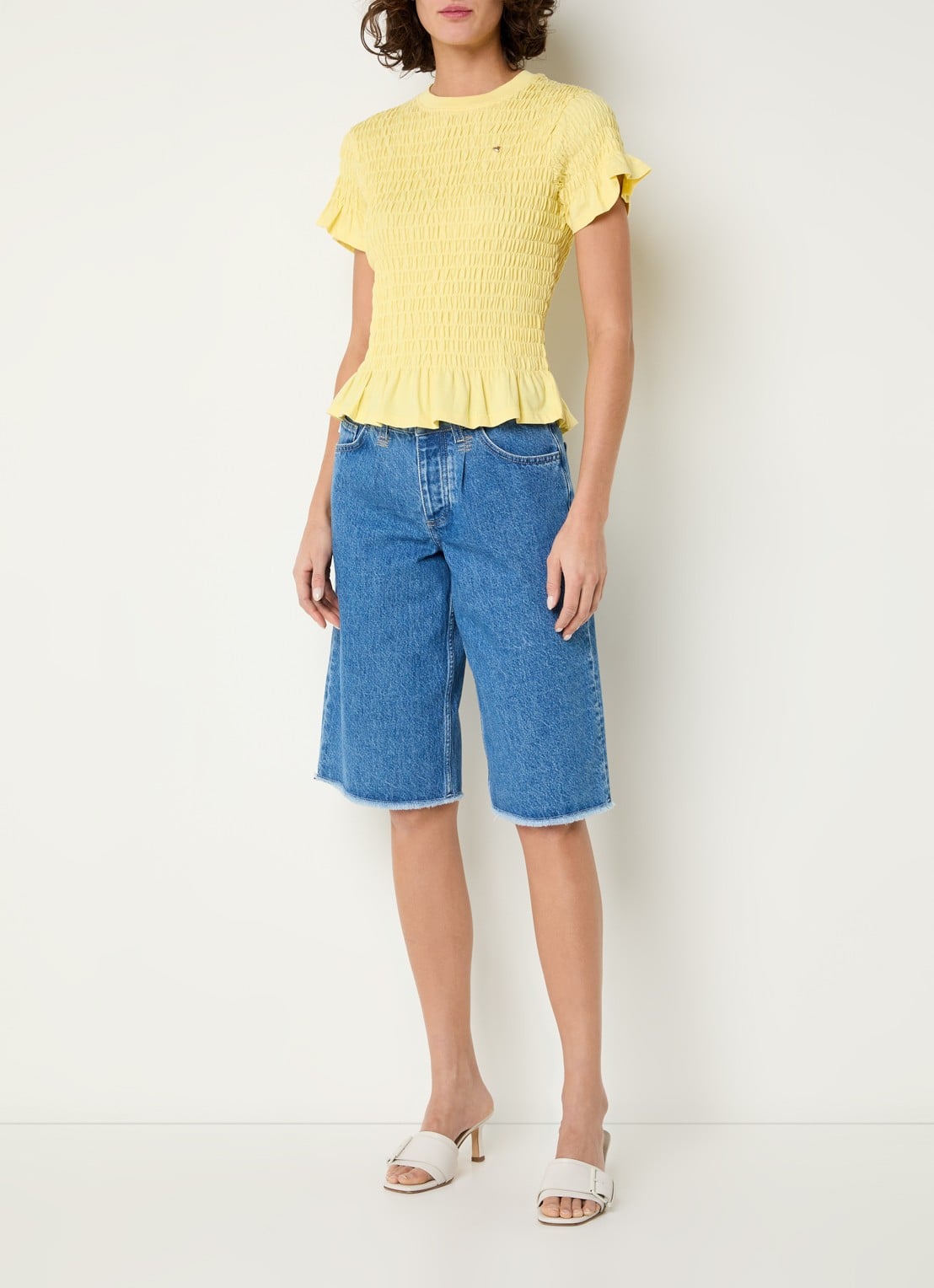 Fabienne Chapot Carmen T-shirt met smockwerk - voorkant 4 geel