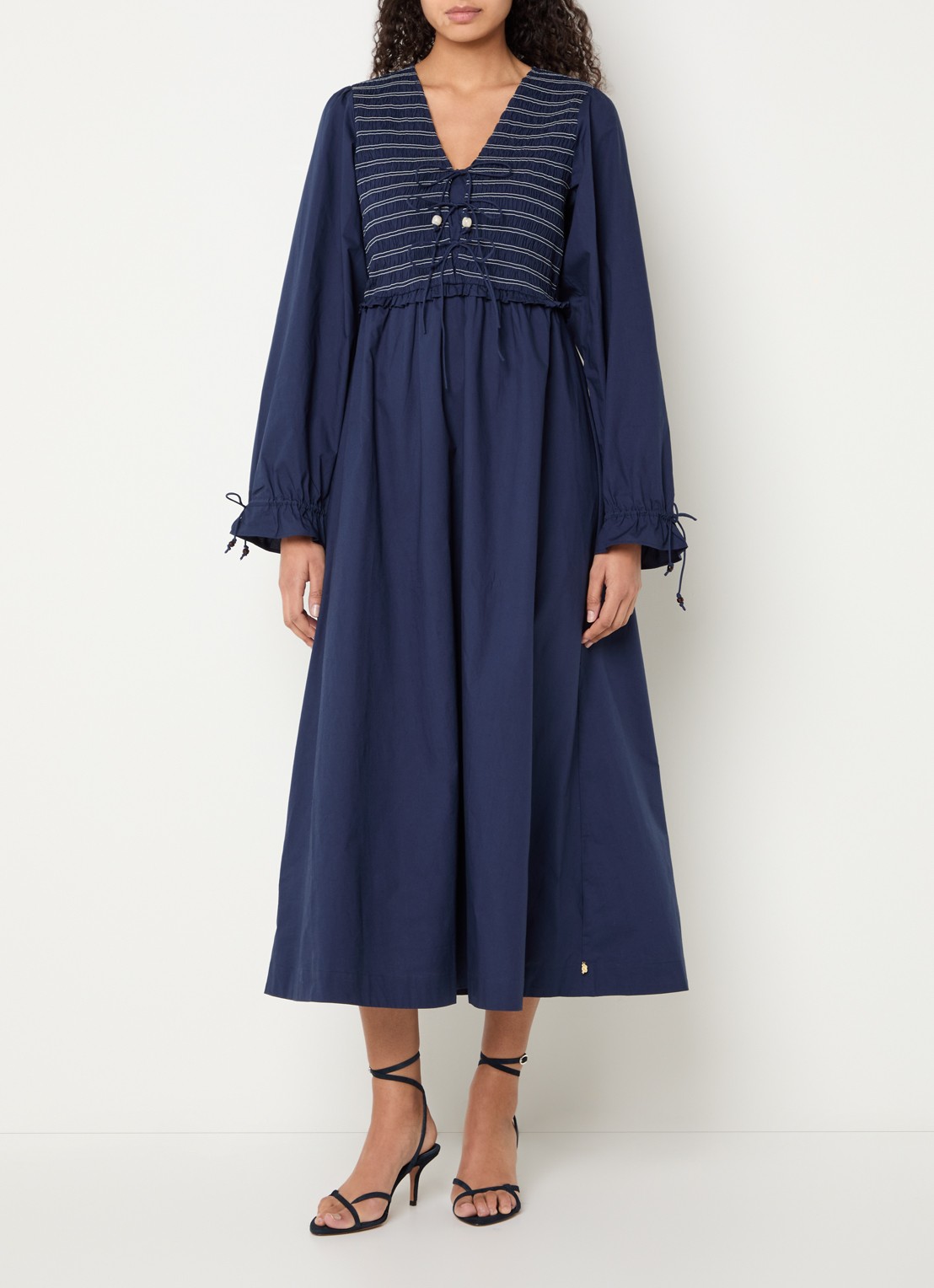Fabienne Chapot Elouise midi tuniekjurk met V-hals - detail donkerblauw