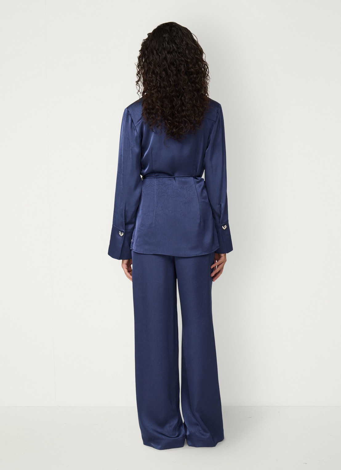 Fabienne Chapot Emma high waist wide fit pantalon van satijn - achterkant 4 donkerblauw