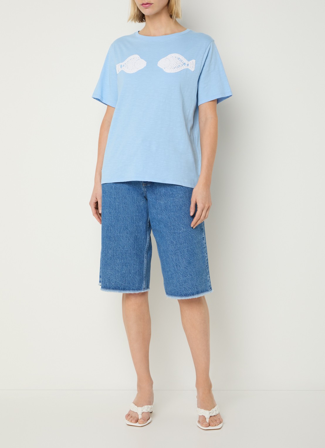 Fabienne Chapot Flo T-shirt met crochet detail - voorkant 3 blauwgrijs