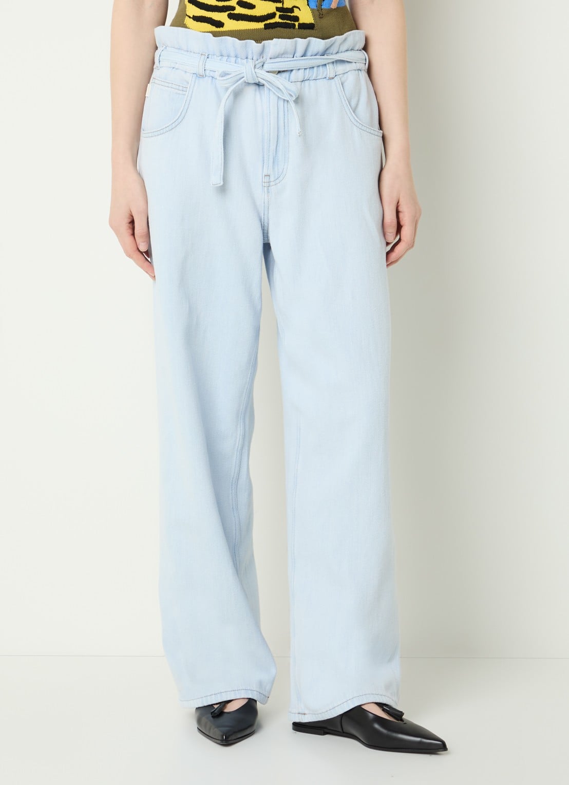 Fabienne Chapot High waist wide leg jeans met lichte wassing - detail lichtblauw
