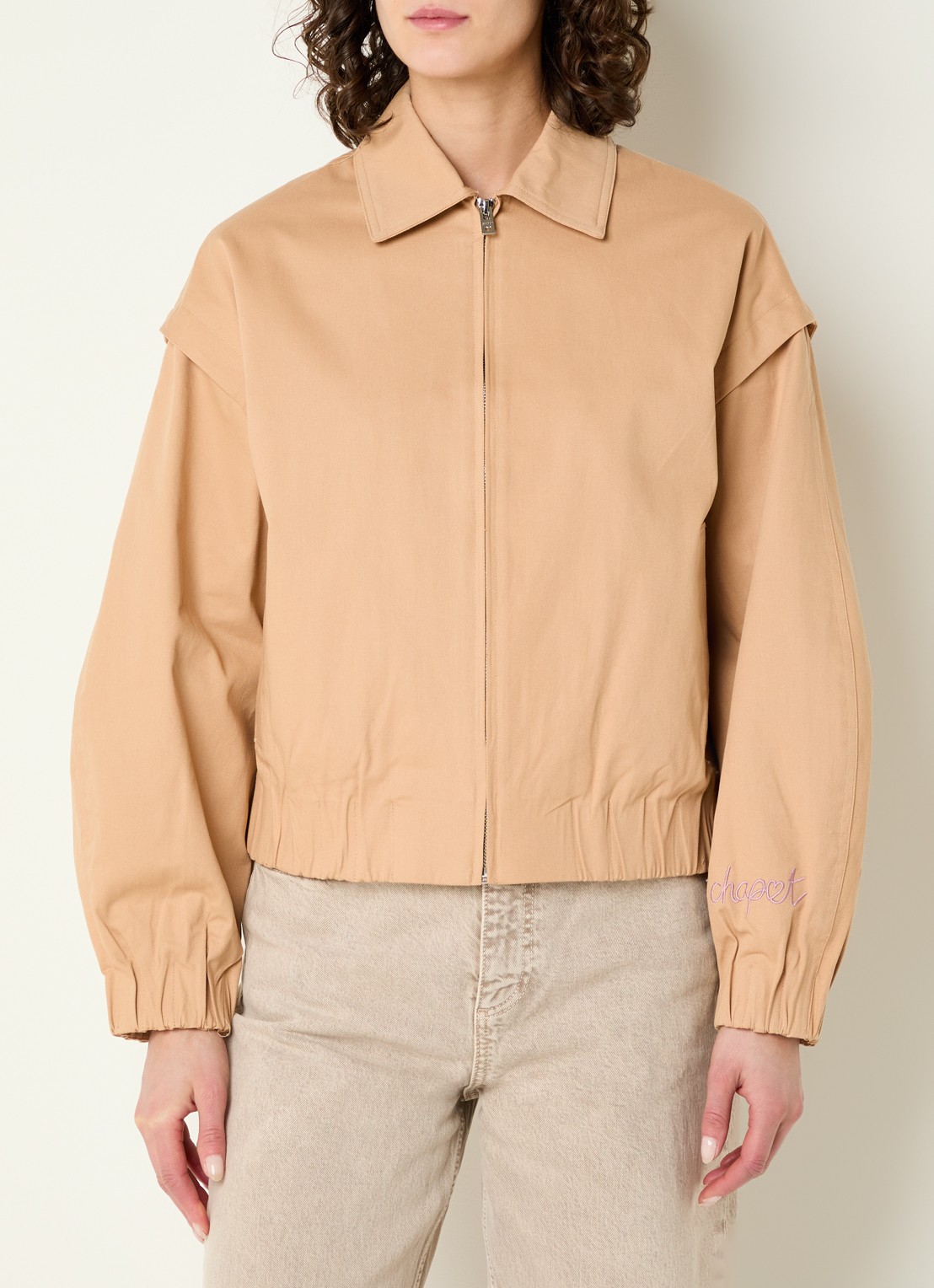 Fabienne Chapot Jay jack met steekzakken en logoborduring - detail 3 camel