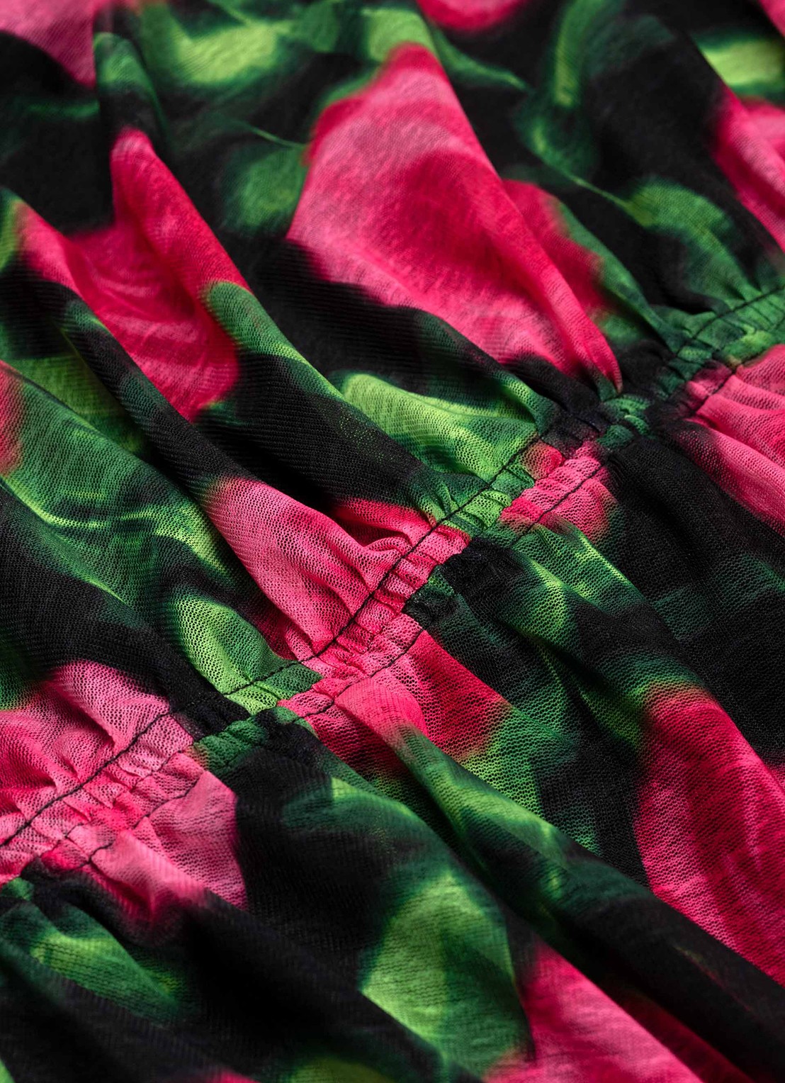 Fabienne Chapot Karlis top met print en plooidetail - detail 2 fuchsia