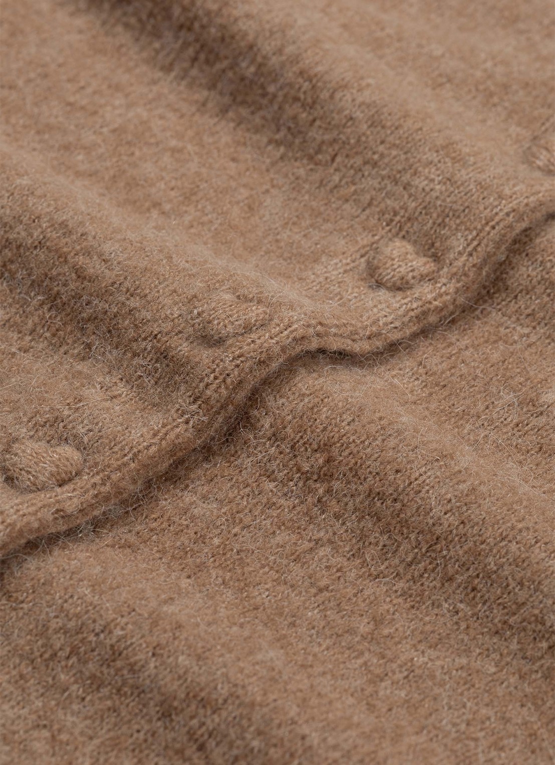 Fabienne Chapot Lidia Button fijngebreid vest in wolblend - detail 2 camel
