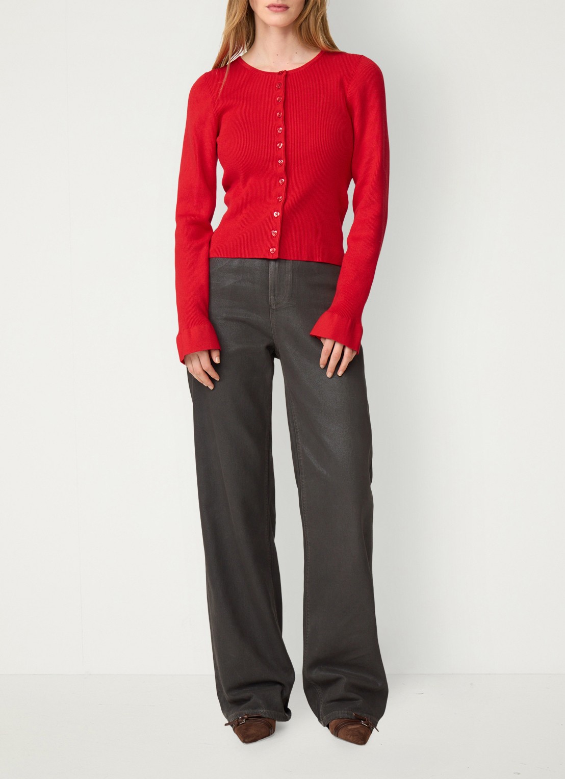 Fabienne Chapot Lilo ribgebreid vest met hartvormige knopen - voorkant 5 steenrood