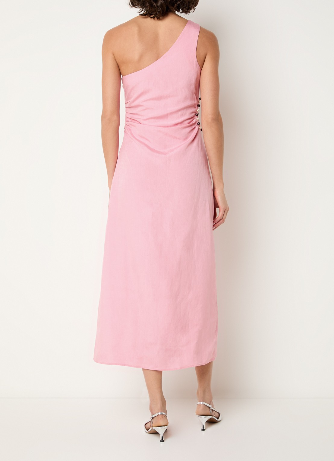 Fabienne Chapot Mandara one shoulder midi jurk in linnenblend met cut-out detail - achterkant roze
