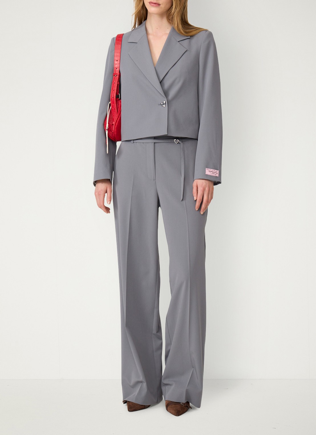 Fabienne Chapot Nena cropped blazer met logopatch - voorkant 3 lichtgrijs
