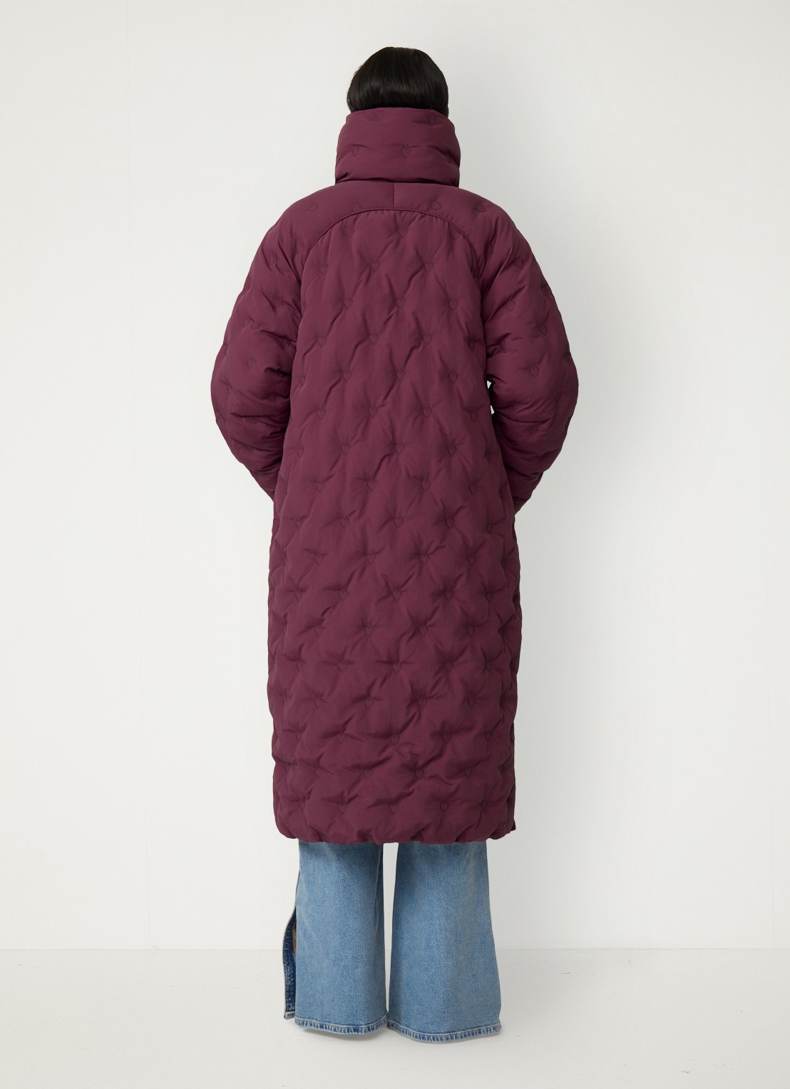 Fabienne Chapot Pomme longline pufferjas met steekzakken - achterkant bordeauxrood