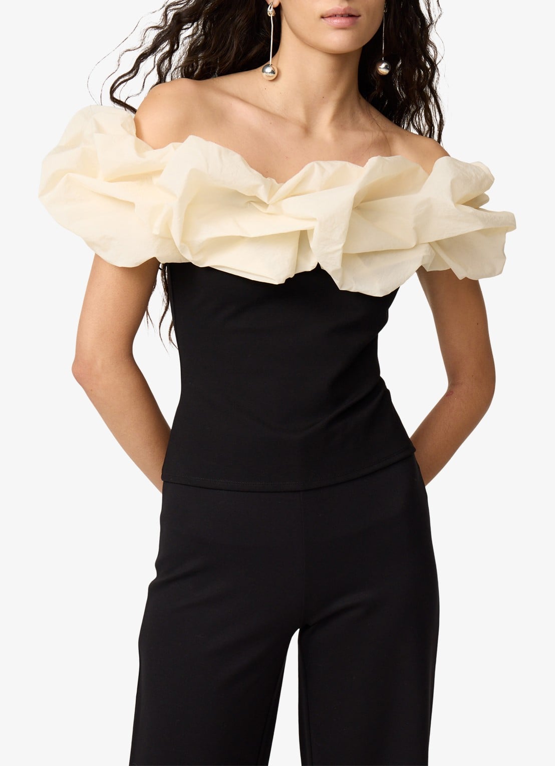 Fabienne Chapot Poppie off-shoulder top met ruches - detail zwart