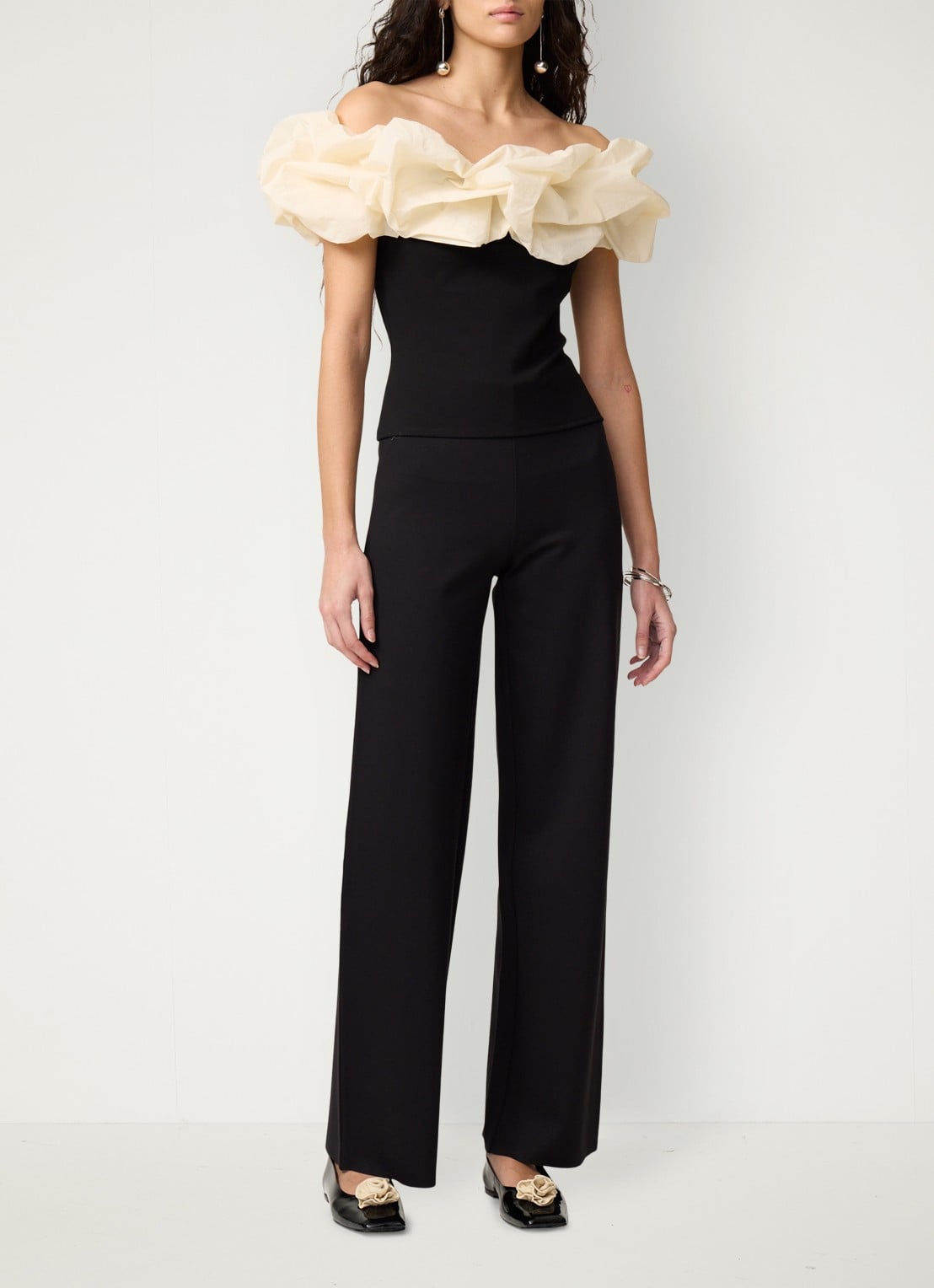 Fabienne Chapot Poppie off-shoulder top met ruches - voorkant 4 zwart