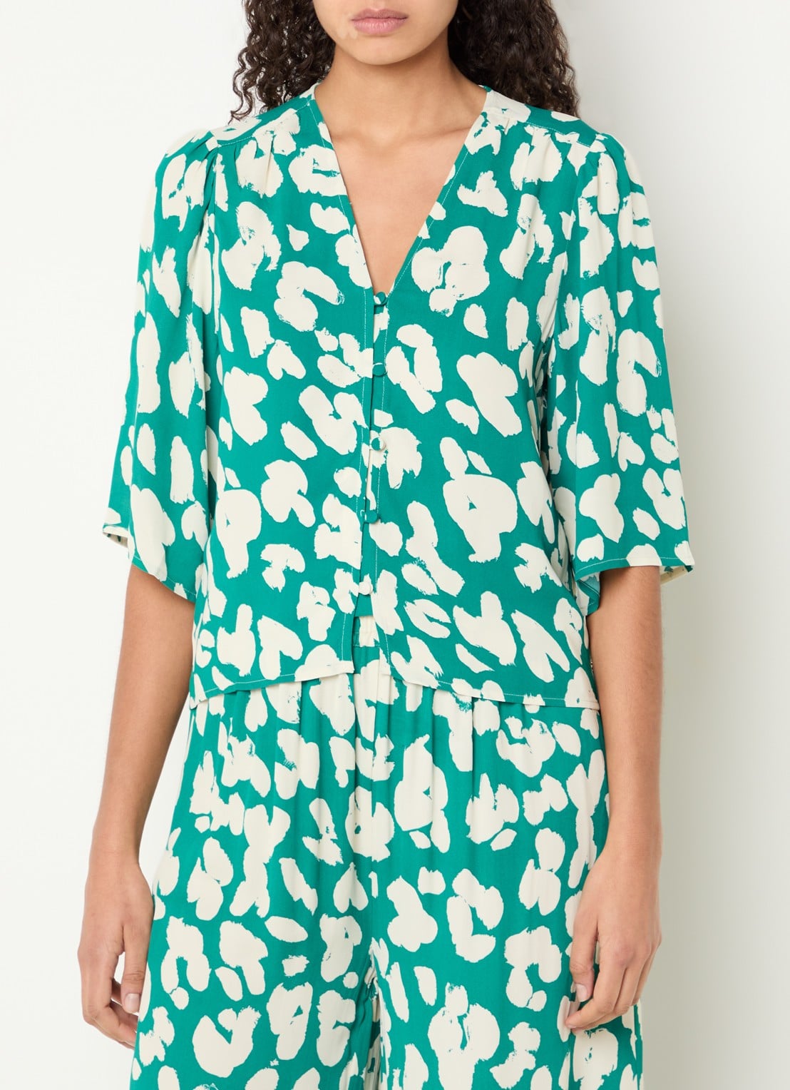Fabienne Chapot Starlet blouse met print - detail groen
