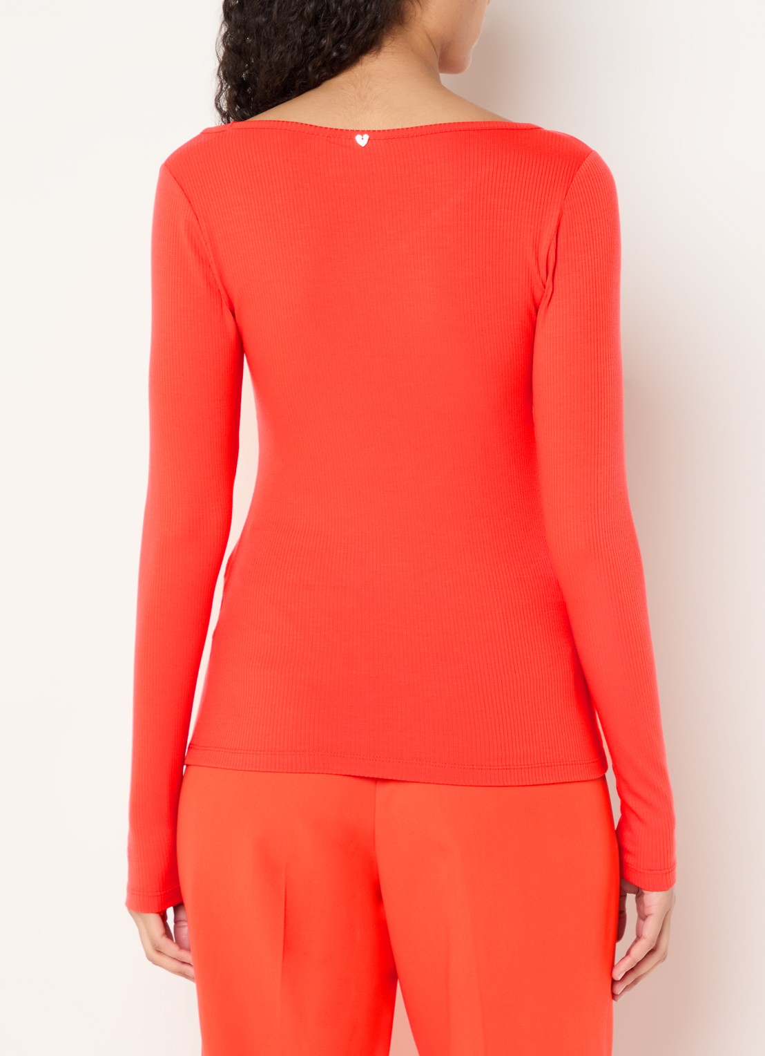 Fabienne Chapot Valentina top met asymmetrische hals - achterkant 4 rood