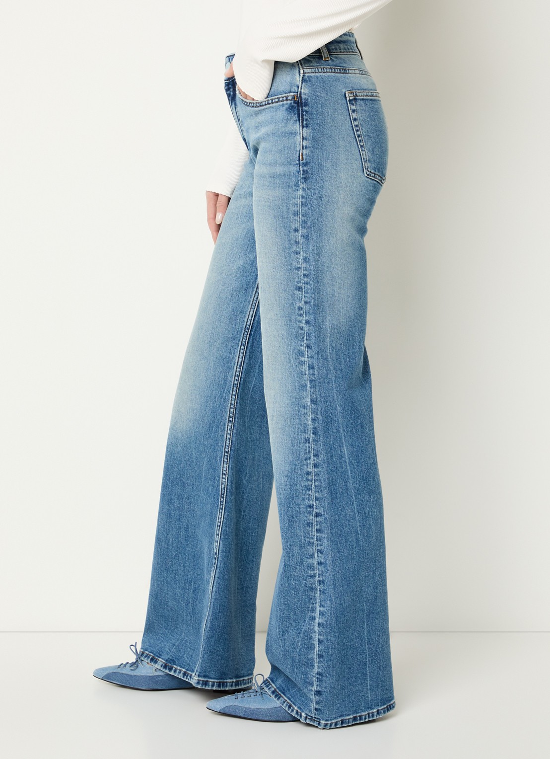 Fabienne Chapot Vic high waist flared jeans met medium wassing - detail 5 indigo