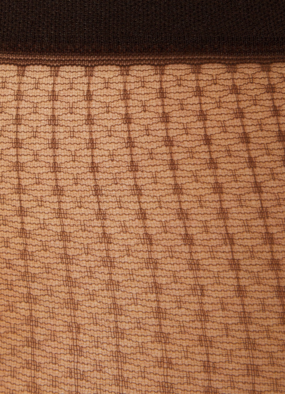 Falke Body Chain panty in 20 denier - detail donkerbruin
