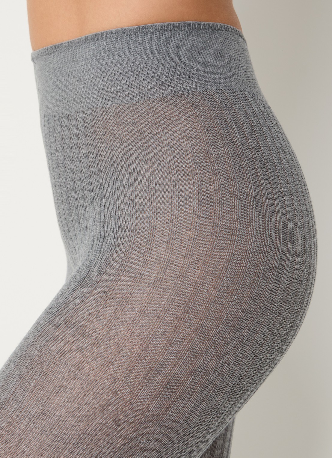 Falke Family ribgebreide maillot van katoen - detail 2 lichtgrijs