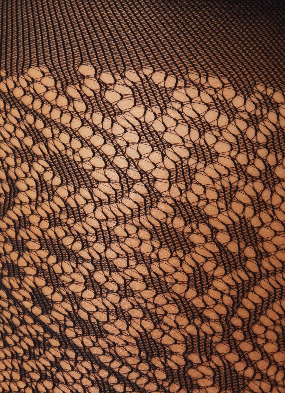 Falke Gilda netpanty met opengewerkt dessin  - detail 4 zwart