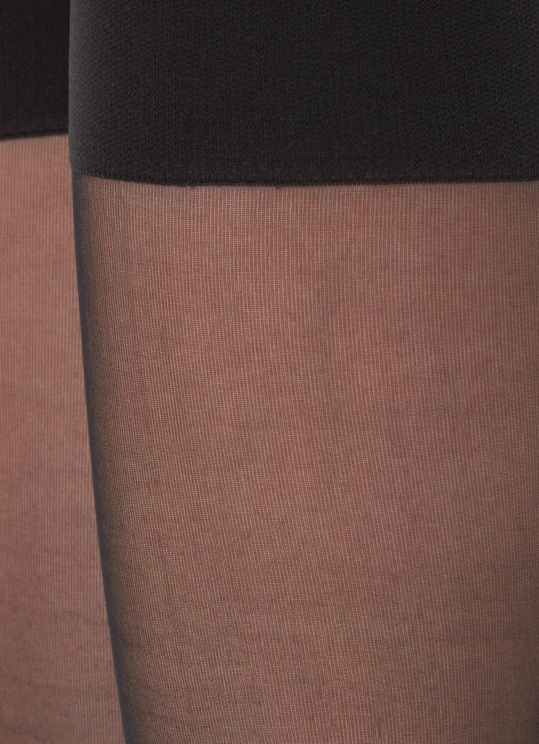 Falke Matt Deluxe kniekousen in 20 denier - detail 3 zwart