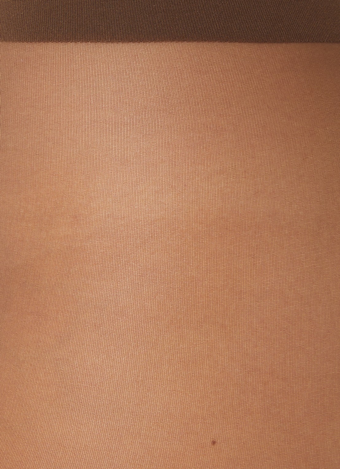 Falke Matt Deluxe panty in 20 denier  - detail bruin