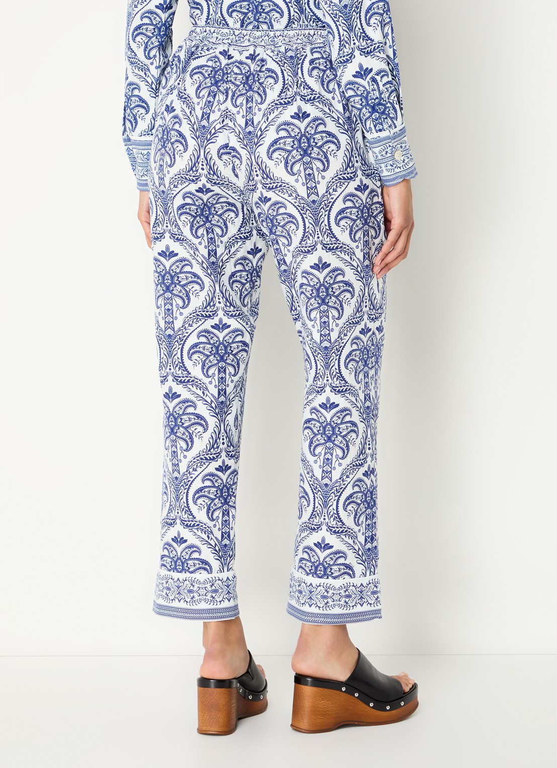 Farm Rio Blue Tropical mid waist straight fit cropped broek in linnenblend met paisley dessin - achterkant 3 kobaltblauw