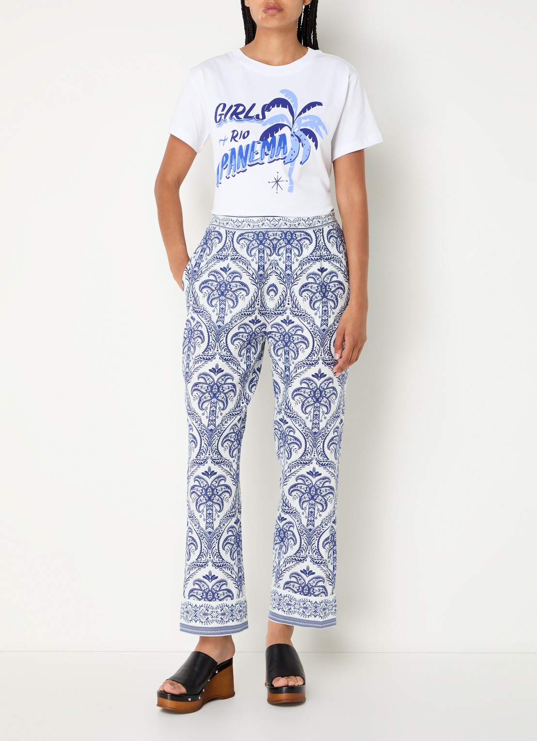 Farm Rio Blue Tropical T-shirt met print - voorkant 3 wit