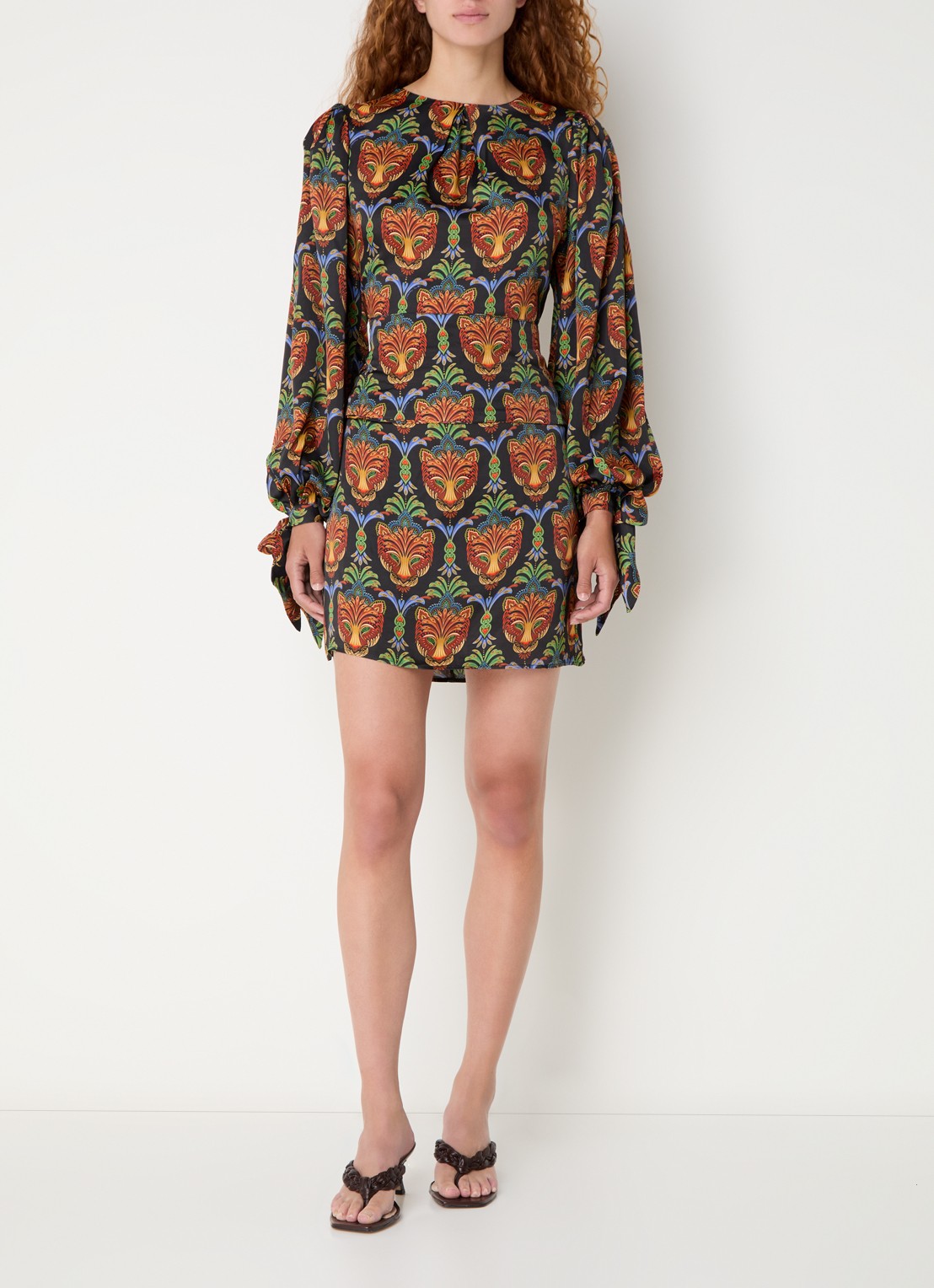 Farm Rio Boho mini tuniekjurk met print en strikceintuur - voorkant 4 zwart