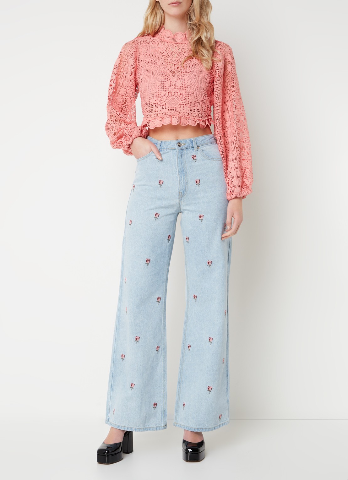 Farm Rio Guipure crop top van broderie met ballonmouw - voorkant 3 zalmroze