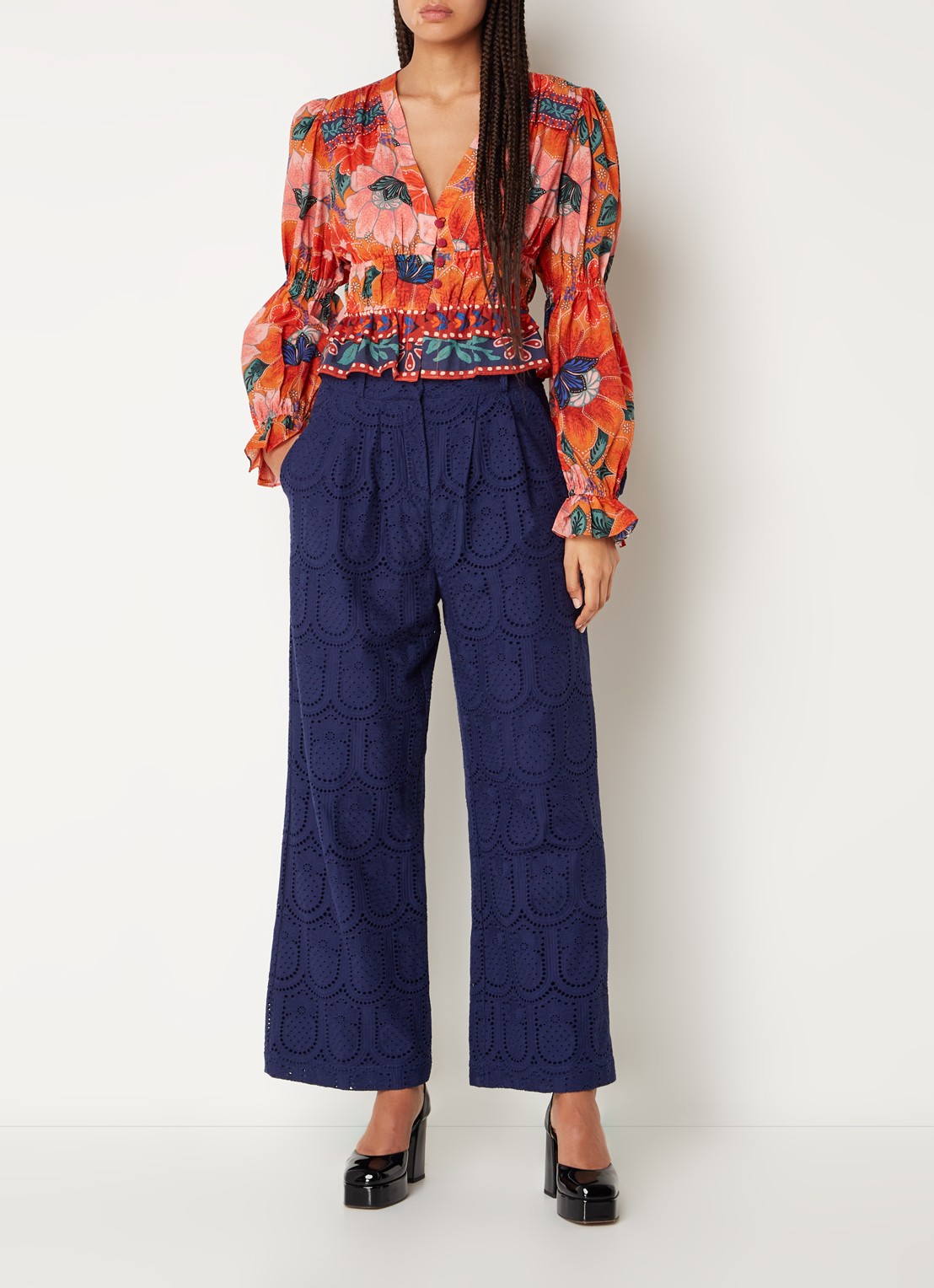 Farm Rio High waist wide fit pantalon met broderie en steekzakken - voorkant 2 donkerblauw