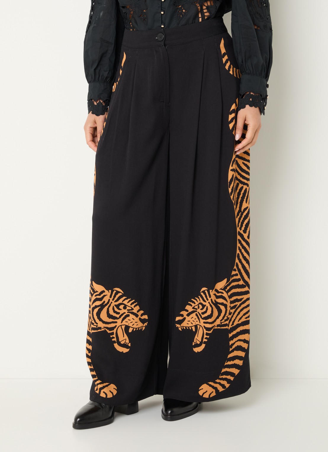 Farm Rio High waist wide fit pantalon met print - detail zwart