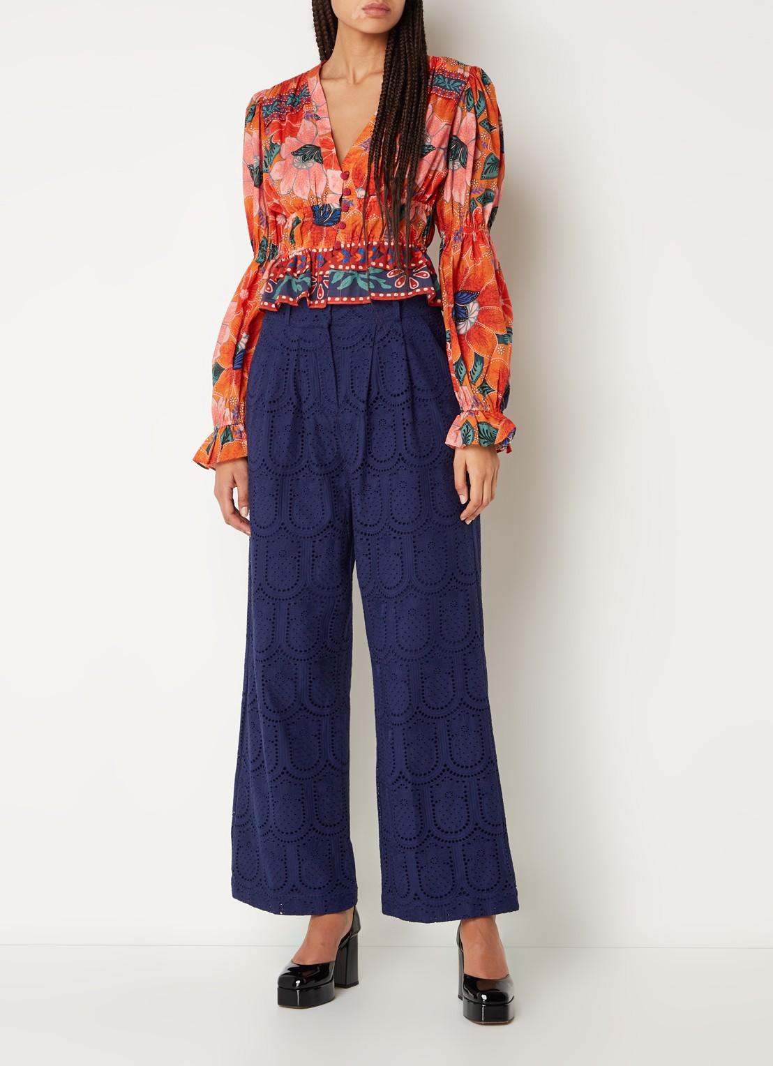 Farm Rio Marias blouse met bloemenprint en volant - voorkant 2 oranje