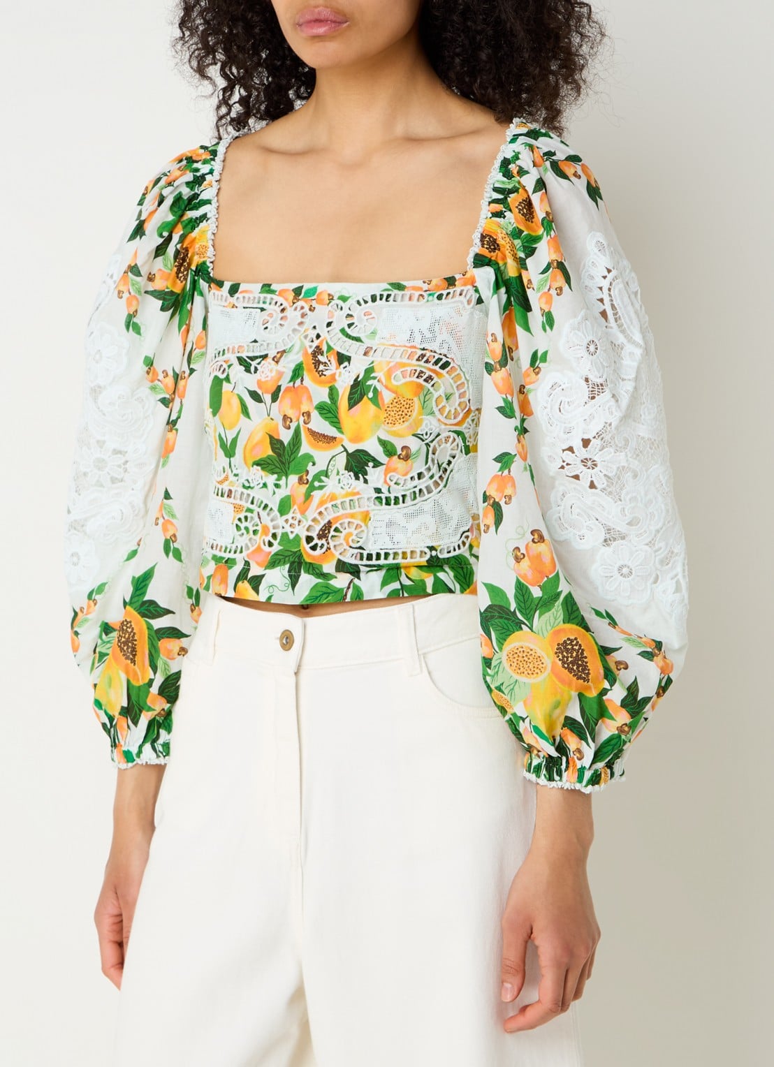 Farm Rio Papaya Salad crop top met print en opengewerkt dessin - detail 3 gebroken wit