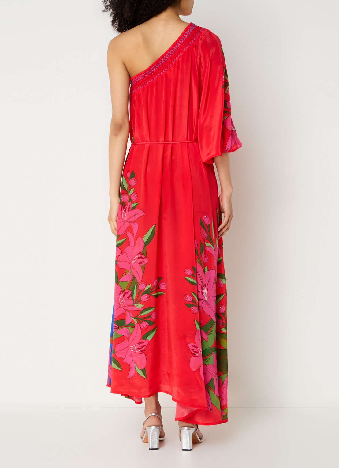 Farm Rio Summer maxi one shoulder jurk met bloemenprint - achterkant koraalrood