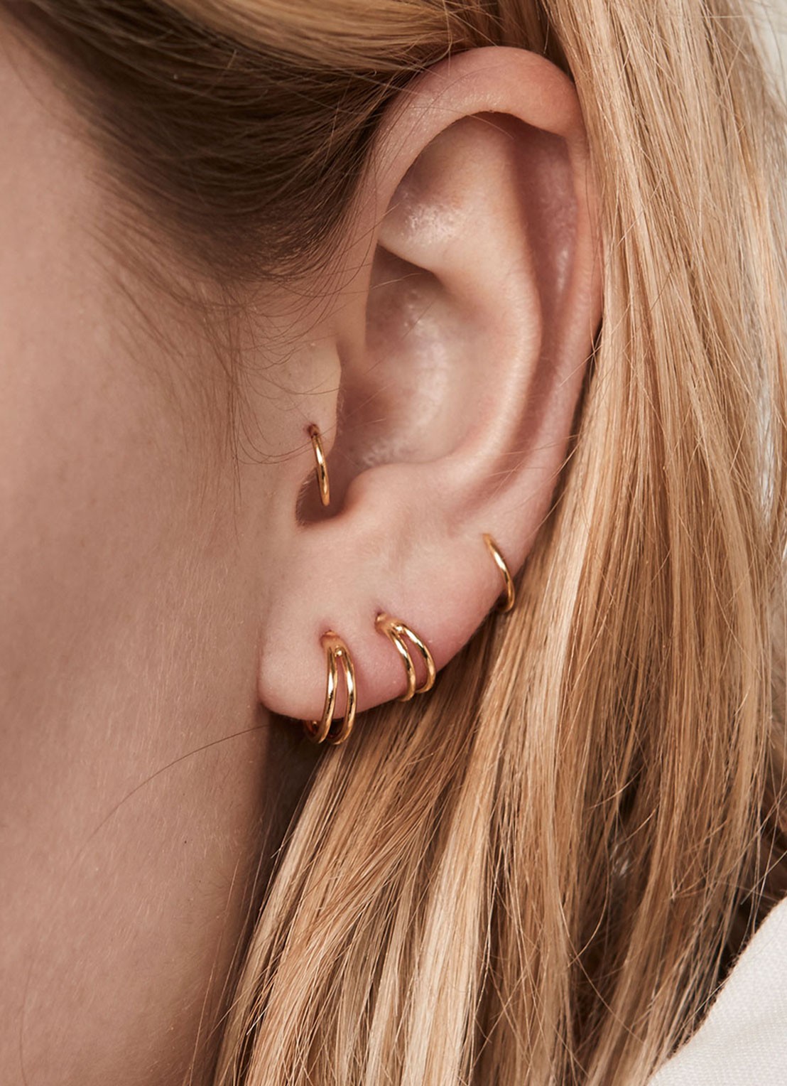 Fashionology Double Hoop oorringen verguld - detail 2 goud