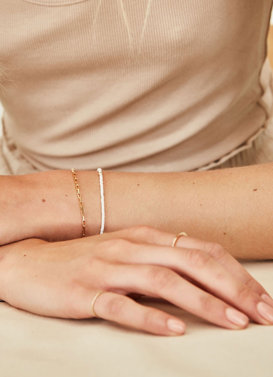 Fashionology Long Link schakelarmband verguld - detail 4 goud