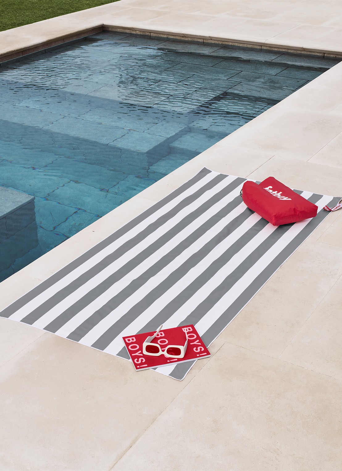 Fatboy Beach Baggy strandlaken 165 x 80 cm - voorkant 2 grijs