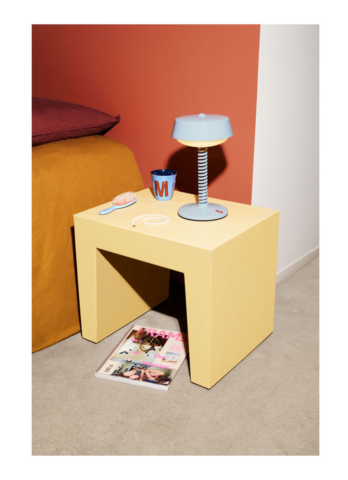 Fatboy Concrete Seat kruk 40 x 50 cm - voorkant 2 ivoor