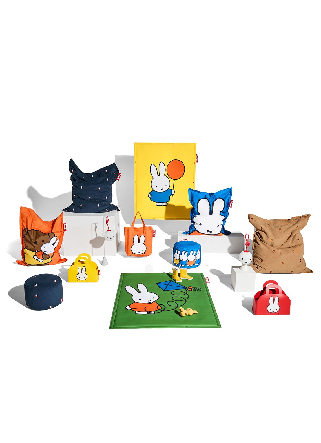Fatboy Point x Miffy poef 47 x 52 cm - voorkant 5 blauw