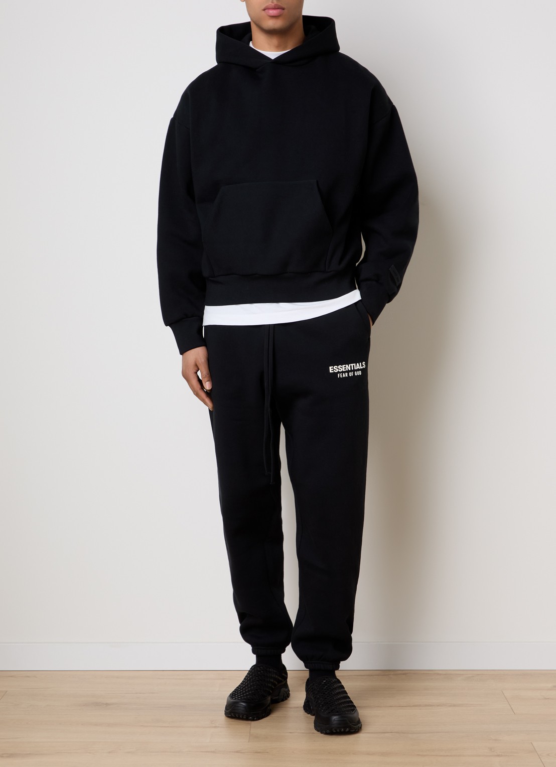 Fear of God Essentials AS25 loose fit joggingbroek met logo - voorkant 2 zwart