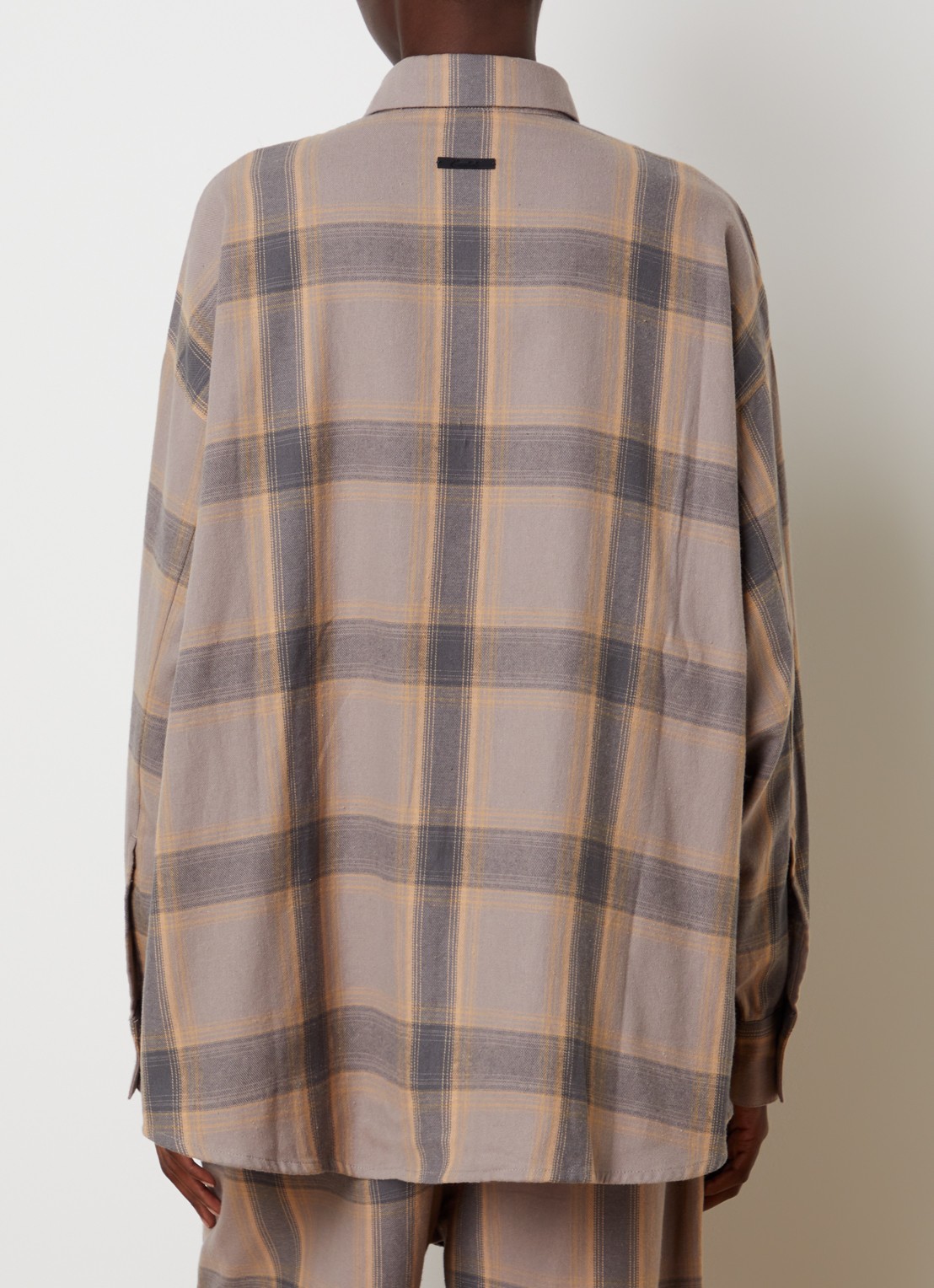 Fear of God Essentials Blouse met ruitdessin - achterkant donkerbeige