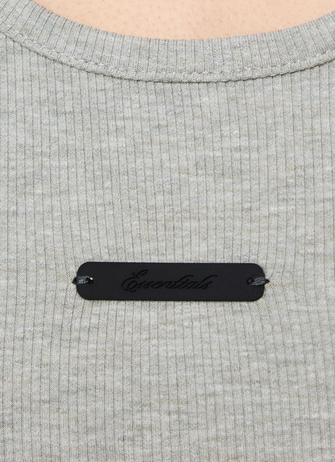 Fear of God Essentials Cropped tanktop met logo - detail 5 lichtgrijs