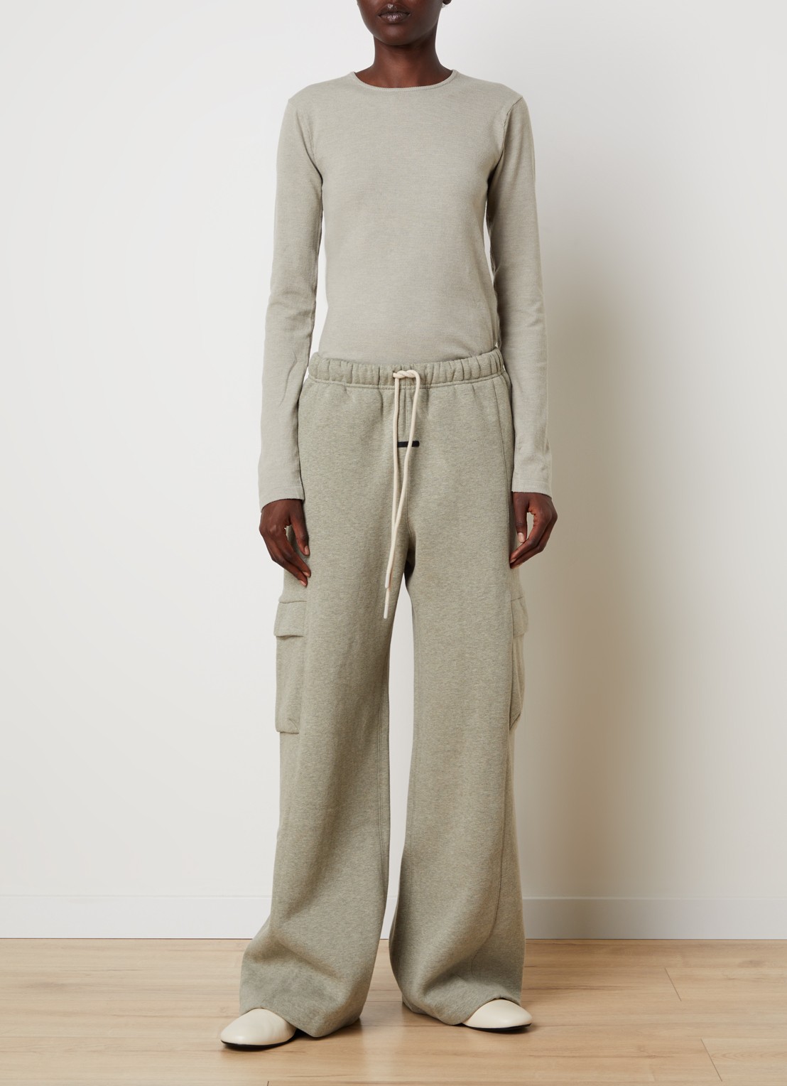 Fear of God Essentials Fijngebreide pullover met ronde hals - voorkant 5 taupe