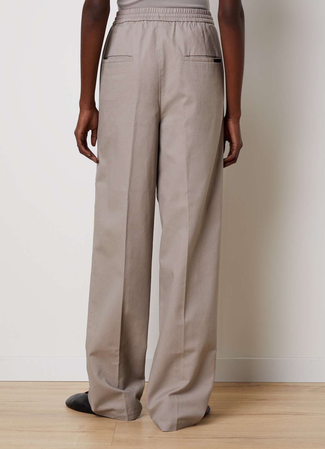 Fear of God Essentials High waist loose fit broek met steekzakken - achterkant 5 donkerbeige