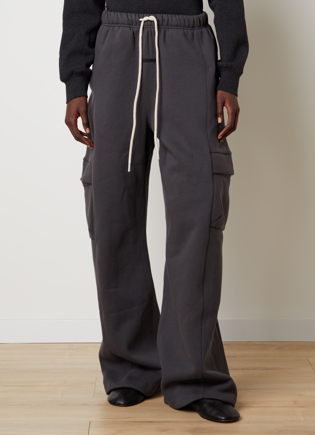 Fear of God Essentials High waist wide fit joggingsbroek met steekzakken - detail donkergrijs