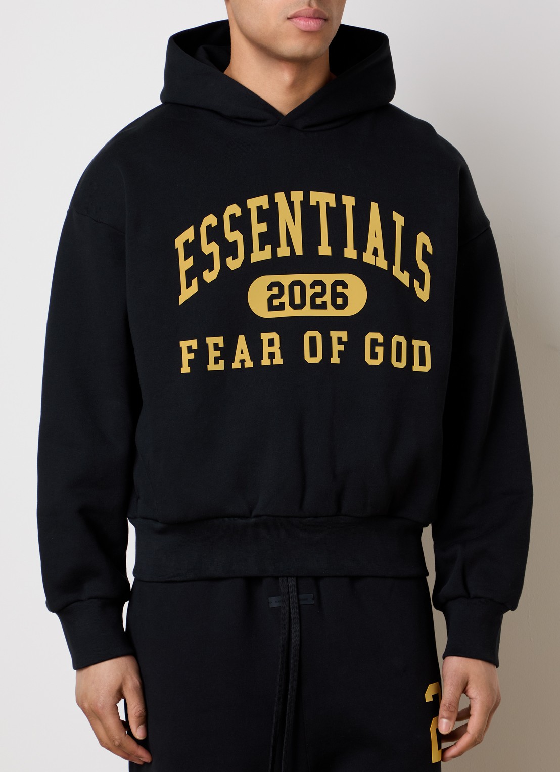 Fear of God Essentials Hoodie met flockprint - detail 3 zwart