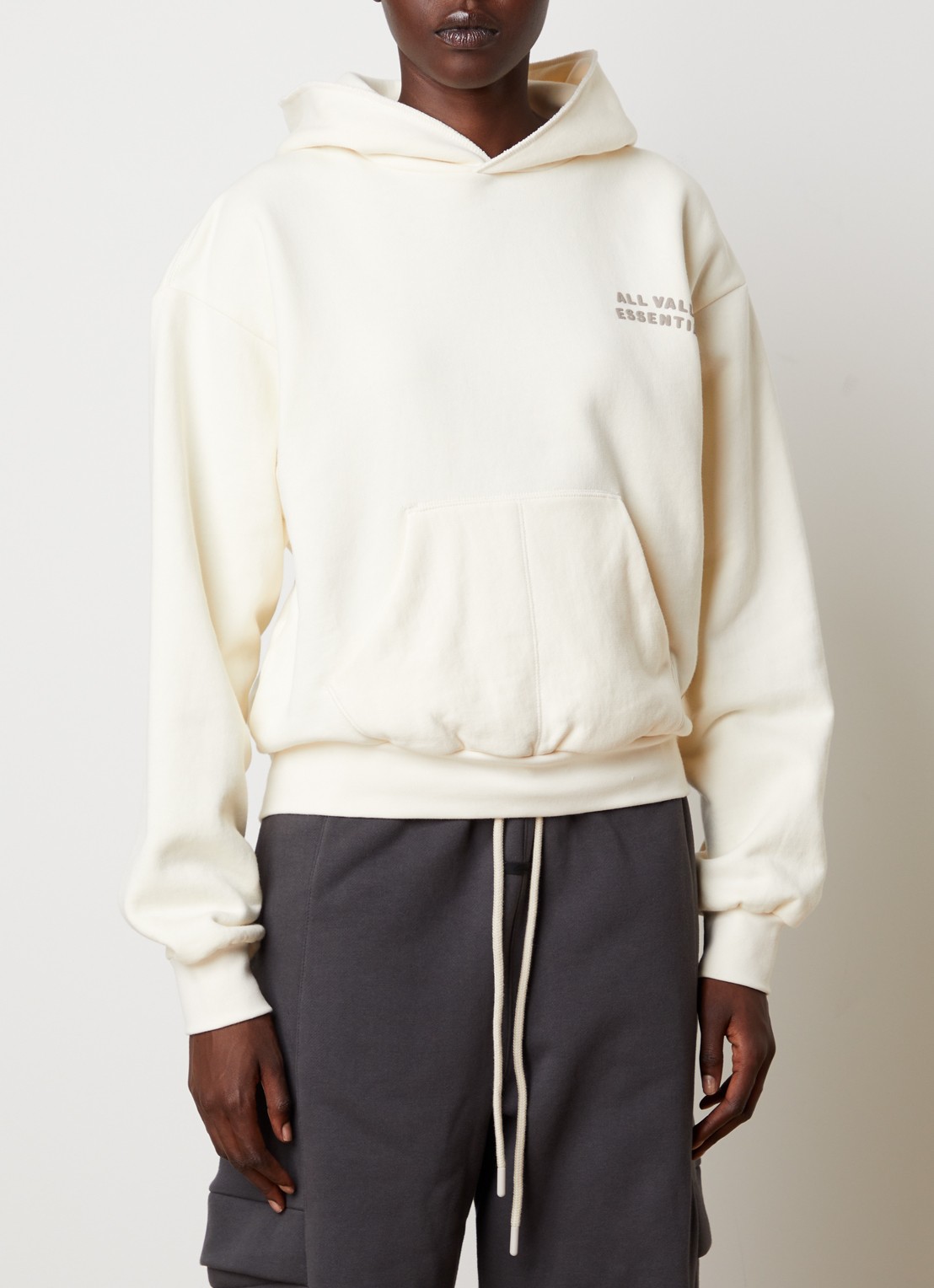 Fear of God Essentials Hoodie met front- en backprint - achterkant 6 creme